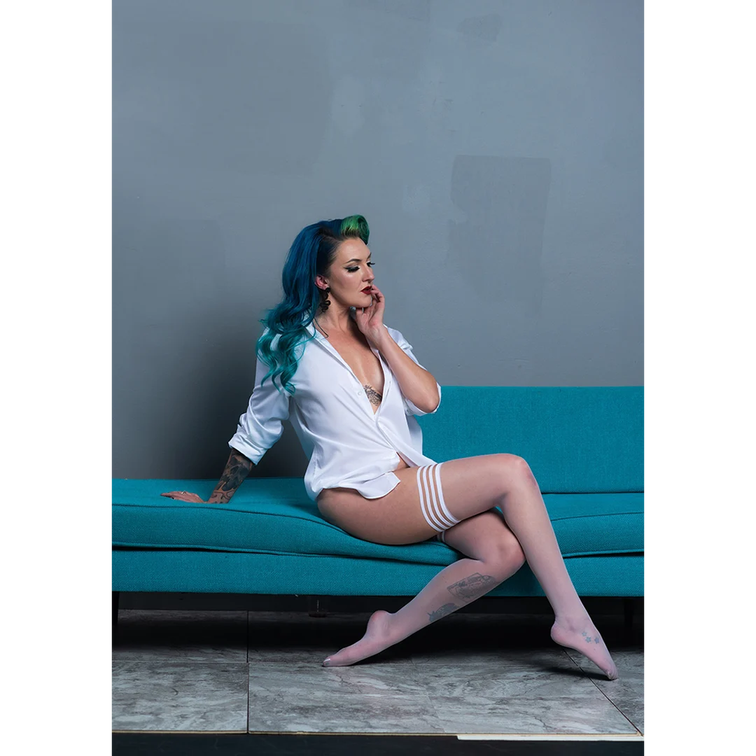 Calze autoreggenti bianche alte fino alla coscia con fascia antiscivolo, per matrimoni e feste · Kix'ies - immagine 7