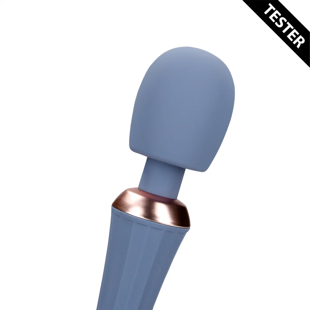 Vibratore wand con impugnatura silenziosa per un controllo confortevole, Blue Nova, Loveline by Shots - immagine 2